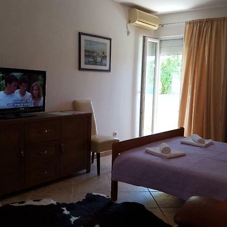 Pansion Kaleb Bed & Breakfast Brbinj Luaran gambar